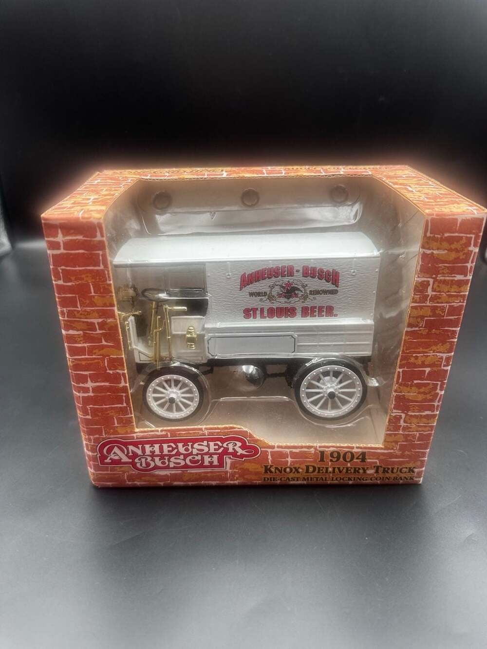 Ertl Collectibles Anheuser-Busch 1904 Knox Delivery Truck Die-Cast Metal